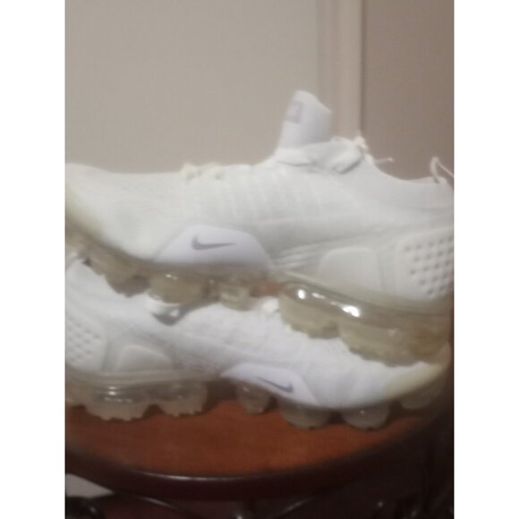 Nike Air Vapormax Flyknit 2 Sneakers Women's Size 8 White Running Comfort Shoes - Picture 10 of 12